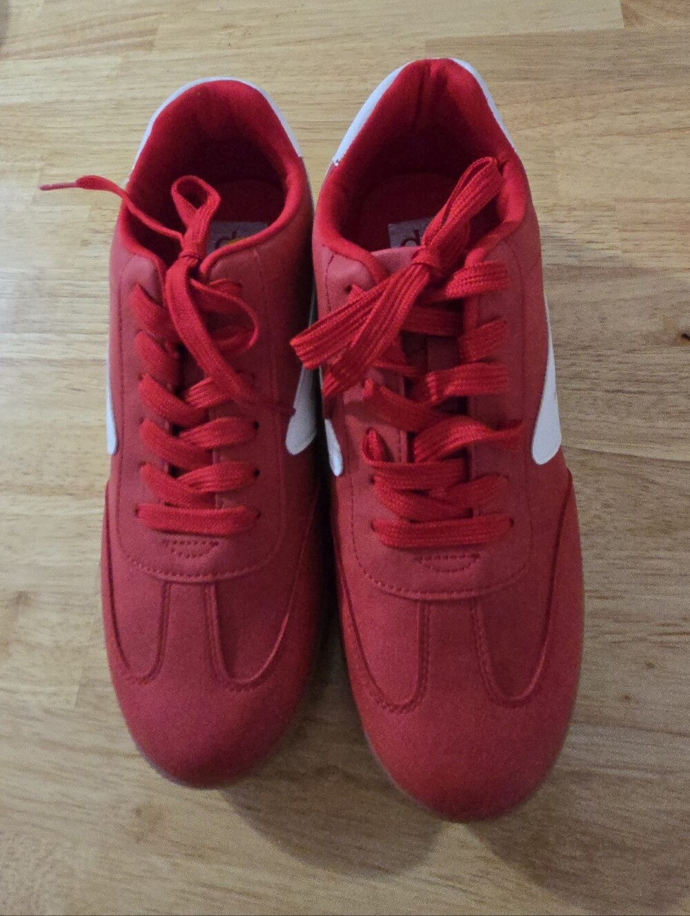 Women’s Red Athletic Sneakers - Classic Low-Top Lace-Up (Reposh)